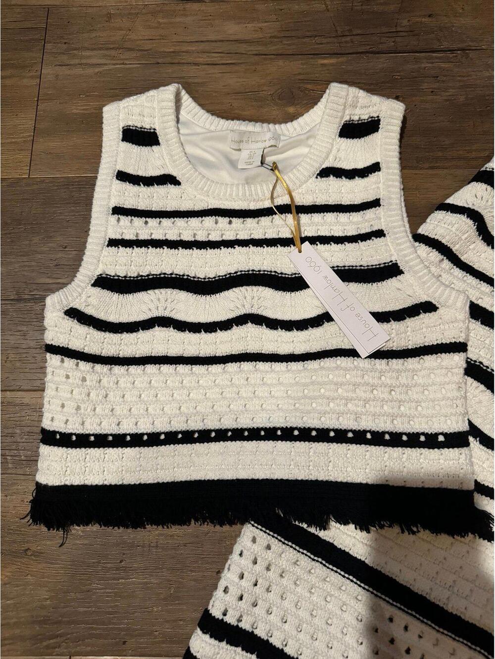 NWT House of Harlow 1960 Knit 2 Piece Black/Cream Outfit Sz Sm - Picture 3 of 7